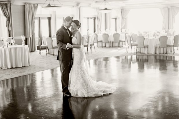 Stephanie and Tim's Atlantic Beach Club Wedding | The Newport Bride