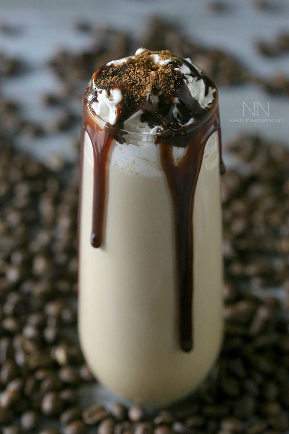 Pumpkin White Russian | Favorite Fall Cocktails