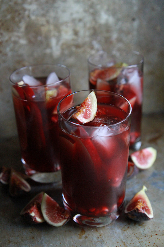 Autumn Fig Sangria | Favorite Fall Cocktails and Mocktails