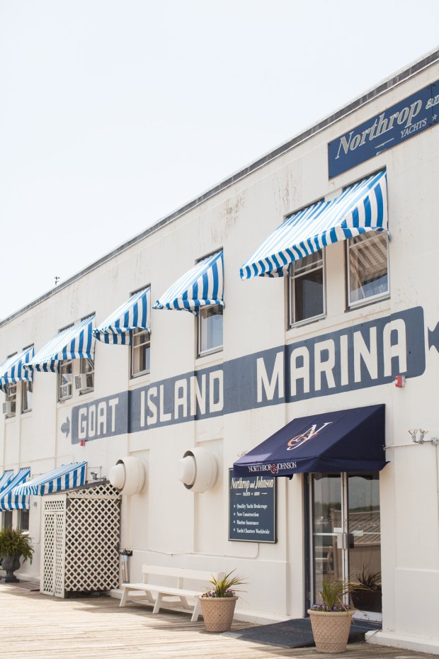 Lindsey and Dave's Regatta Place Wedding | The Newport Bride