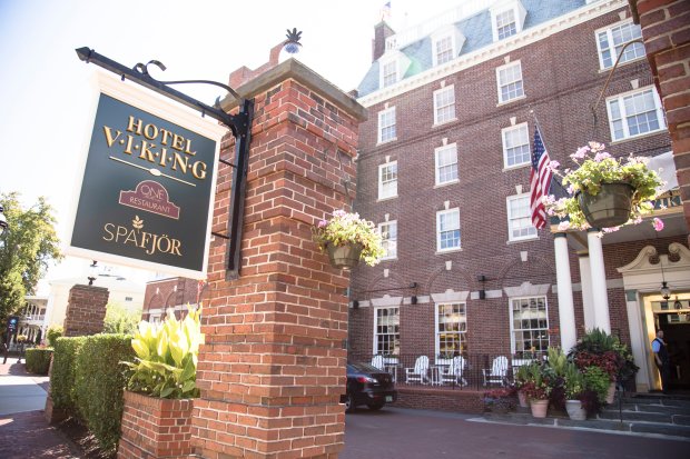 Lindsey and Anthony's Rosecliff Wedding | The Newport Bride