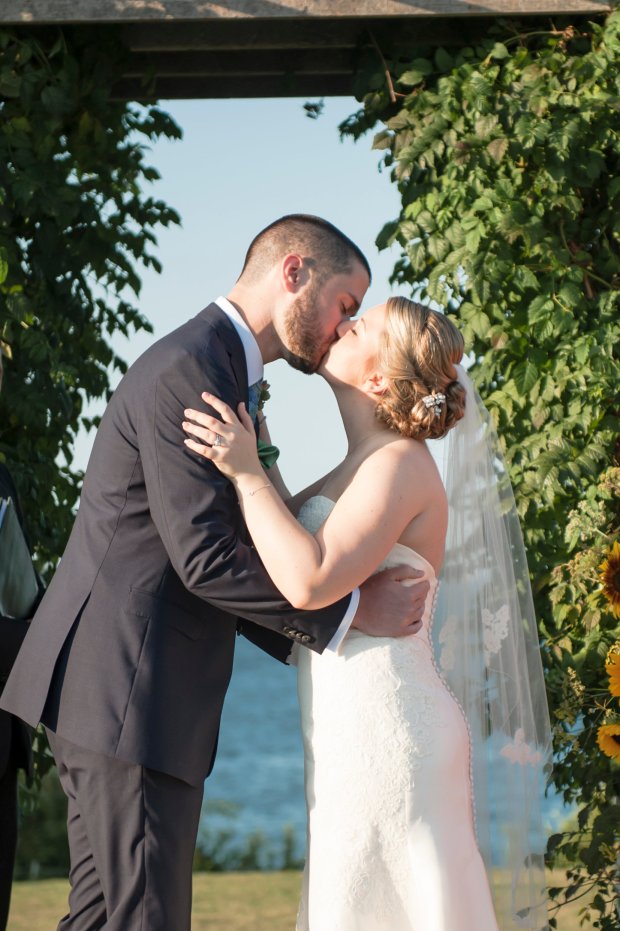 Helen and Will's Castle Hill Wedding | The Newport Bride