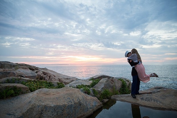 Free Engagement Pictures Giveaway on The Newport Bride