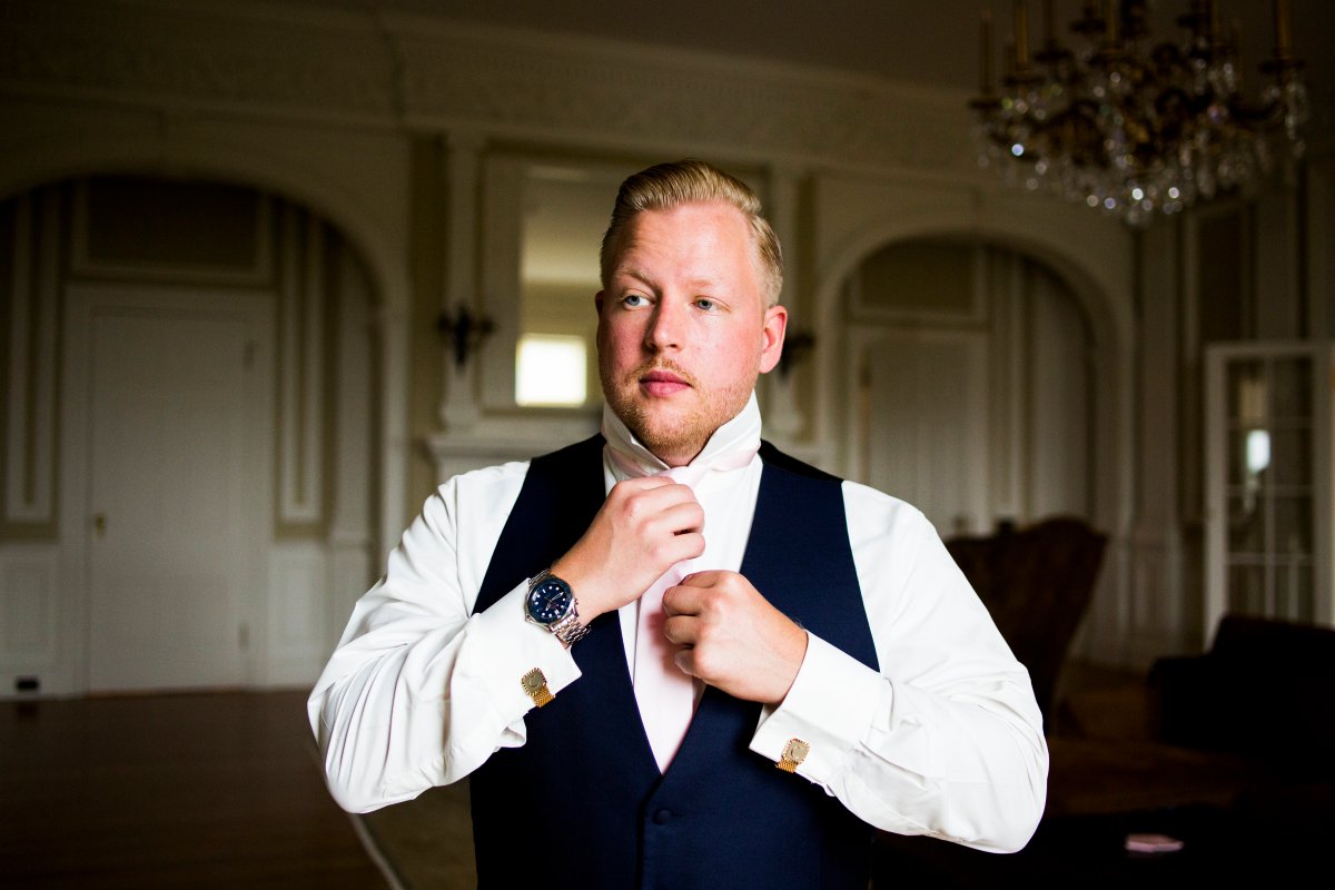 Julianne and Mike's Castle Hill Inn Wedding on The Newport Bride