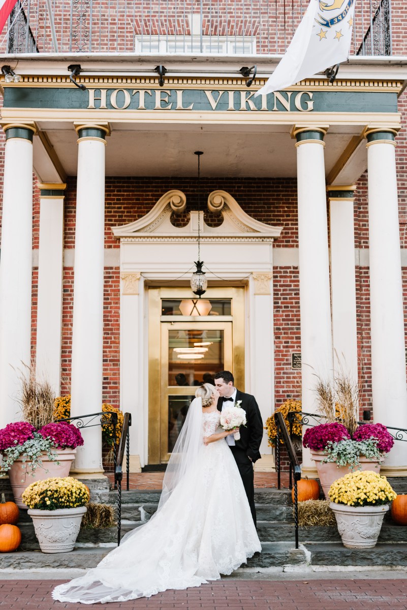 Kristin and Greg's elegant Hotel Viking Wedding