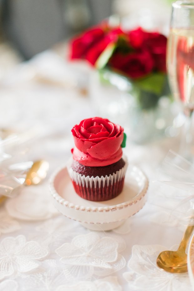 Kentucky Derby Big Hat Themed Bridal Shower Shoot on The Newport Bride