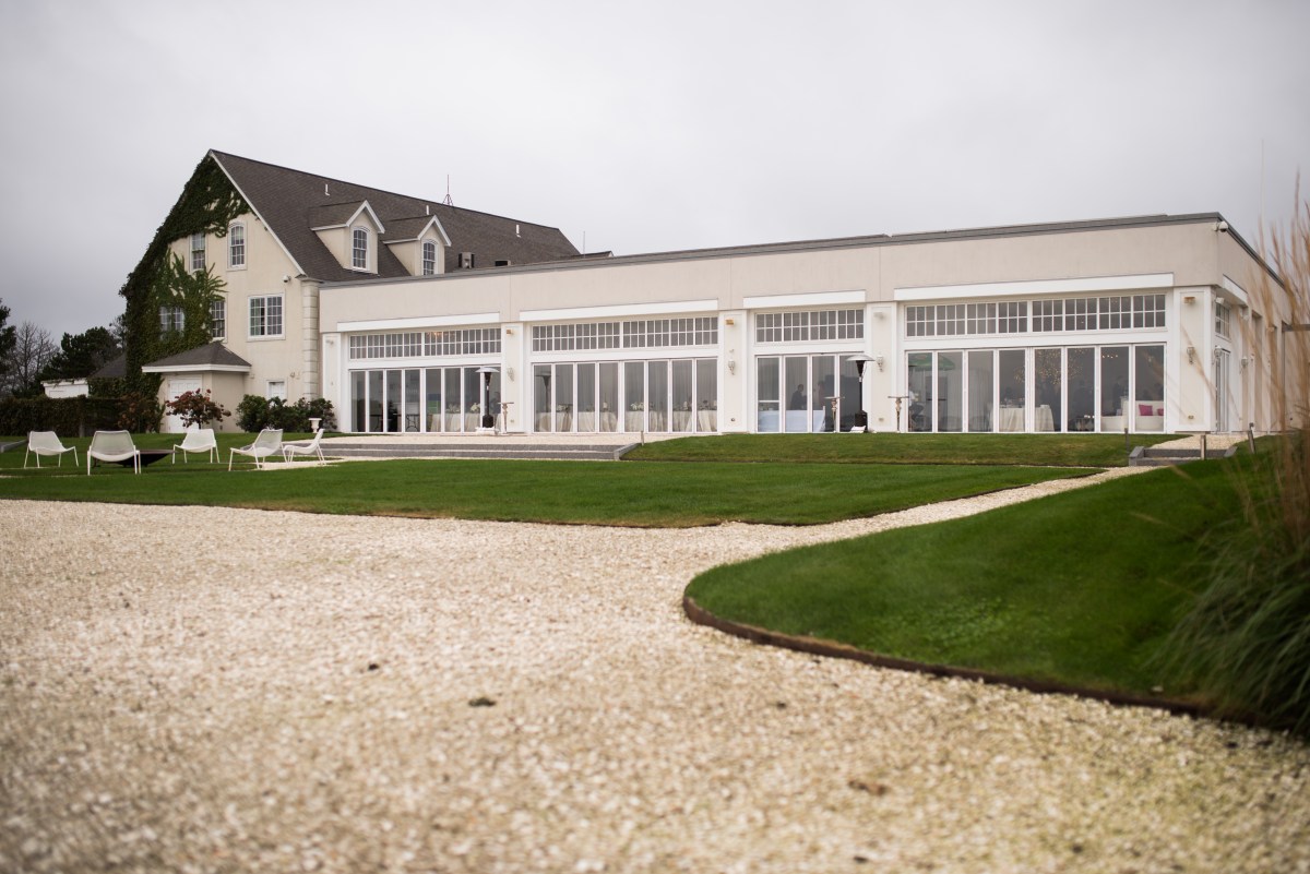 Elegant Metallic Belle Mer Wedding on The Newport Bride