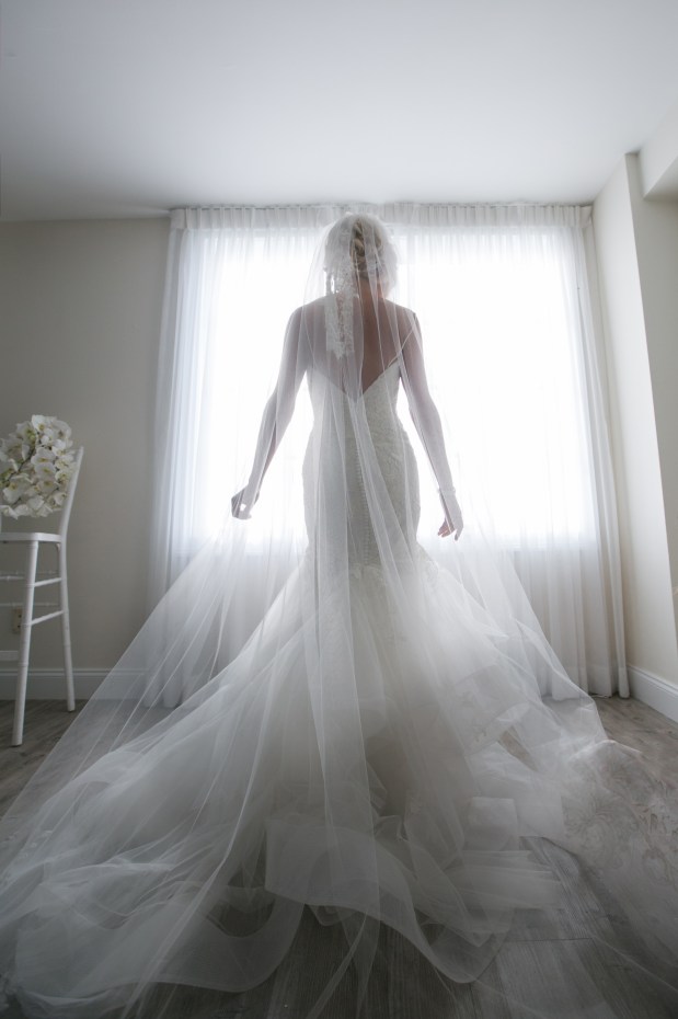 Kristin and Derek's Elegant Glittering Gold and Crisp White Belle Mer Wedding on The Newport Bride a Rhode Island Wedding Blog