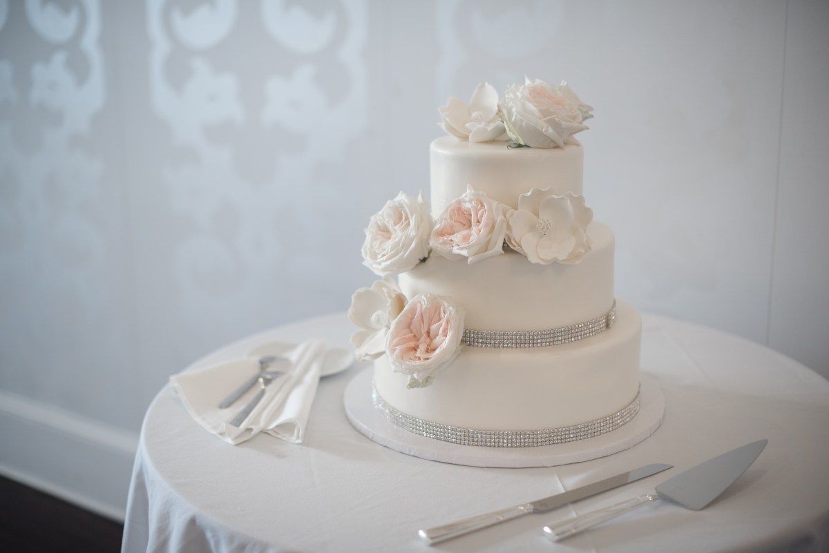 Kristin and Derek's Elegant Glittering Gold and Crisp White Belle Mer Wedding on The Newport Bride a Rhode Island Wedding Blog