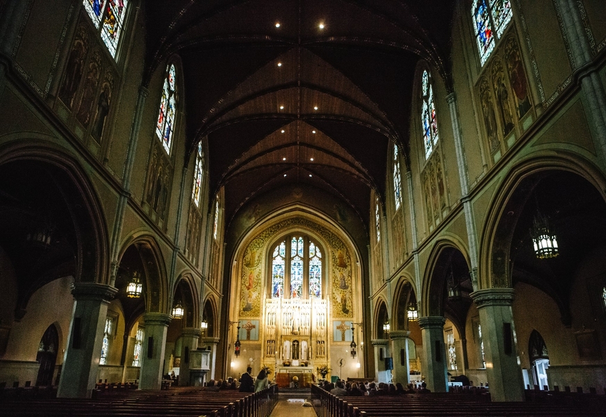 Kate and Tyrone's Roger Williams Casino Wedding on The Newport Bride