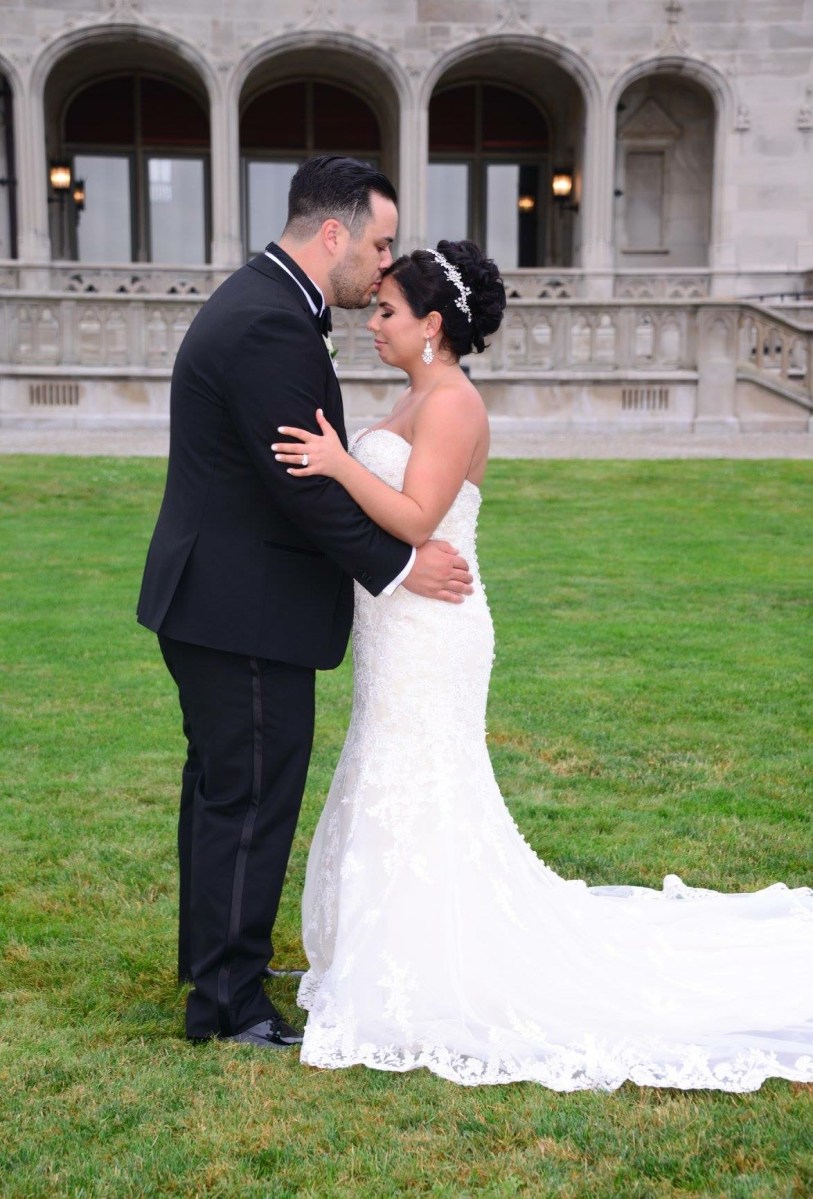 Cassie and Brandon's Navy Castle Hill Inn Wedding