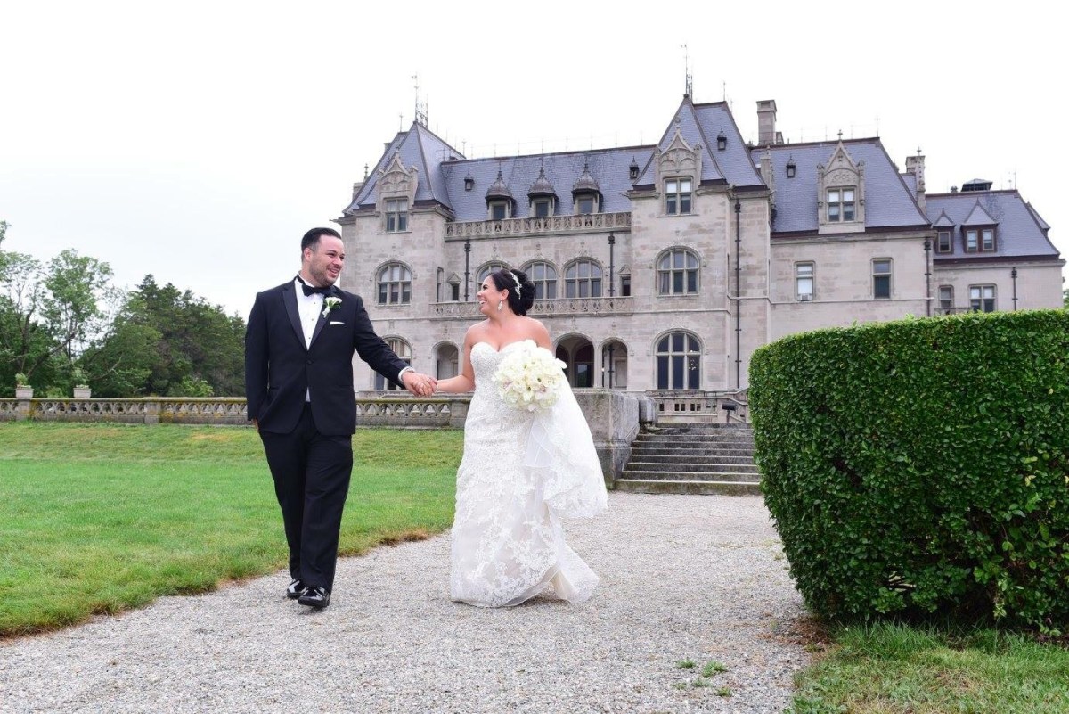 Cassie and Brandon's Navy Castle Hill Inn Wedding