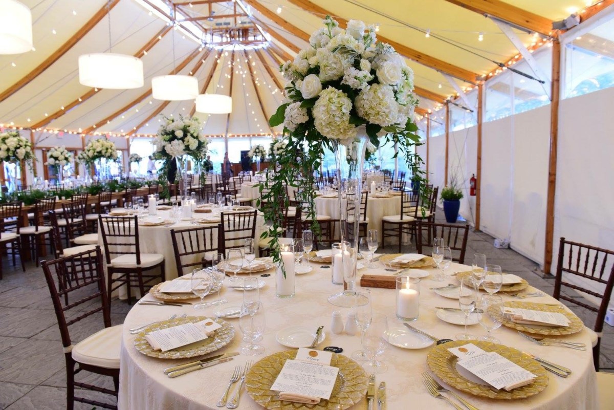 Cassie and Brandon's Navy Castle Hill Inn Wedding