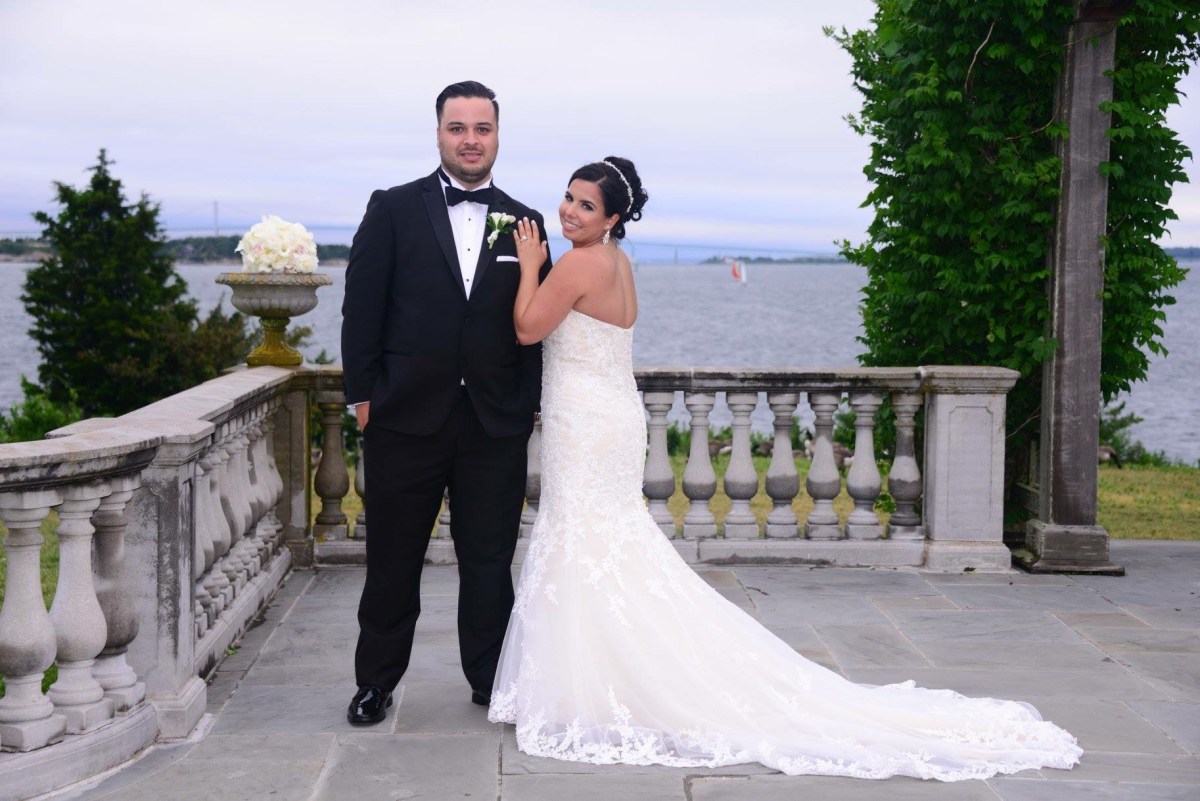 Cassie and Brandon's Navy Castle Hill Inn Wedding