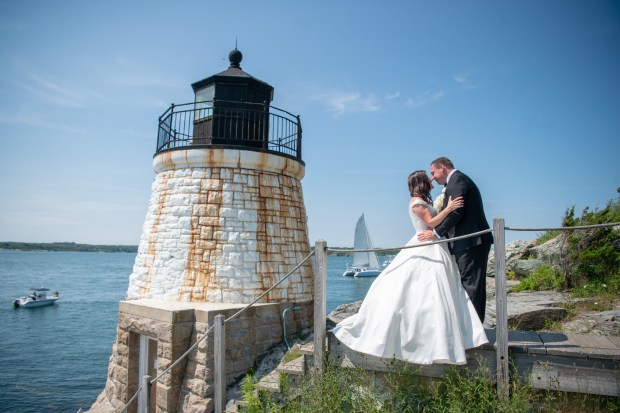 Jason_Stacy_dani_big. fine photography & image studio_STACYJASONDANIFINEWEDDINGSCASTLEHILLINBOHLINNEWPORTRHODEISLAND0289