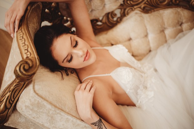 Elegant & Romantic Styled Bridal Shoot in Newport Venue Finishing at Jamestown Cliffs_Harlow & Stone Studios_HSS2545_big