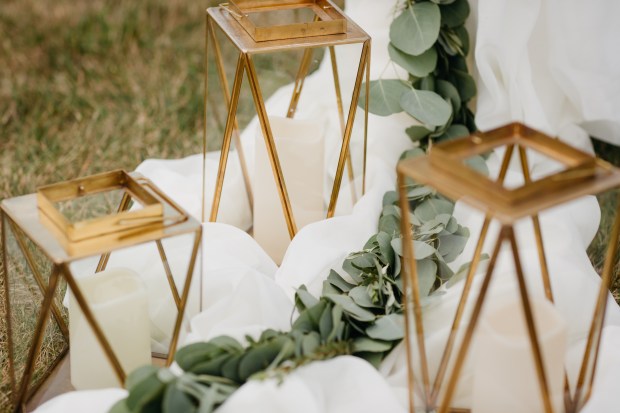 Galasso_Oleynick_BeetampBlossom_HayleyMike04Ceremony5