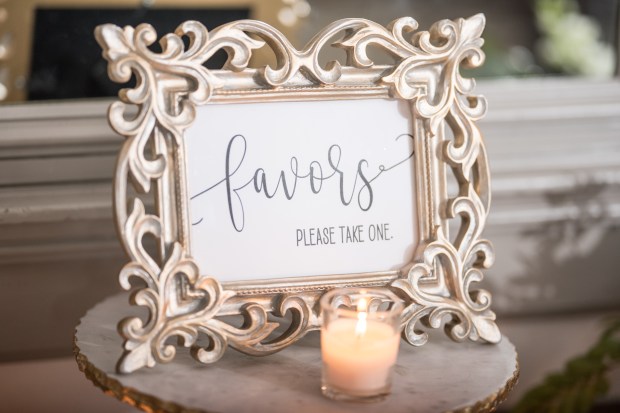 Favors Sign