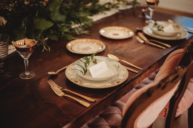 Elegant & Romantic Styled Bridal Shoot in Newport Venue Finishing at Jamestown Cliffs_Harlow & Stone Studios_HSS2528_big