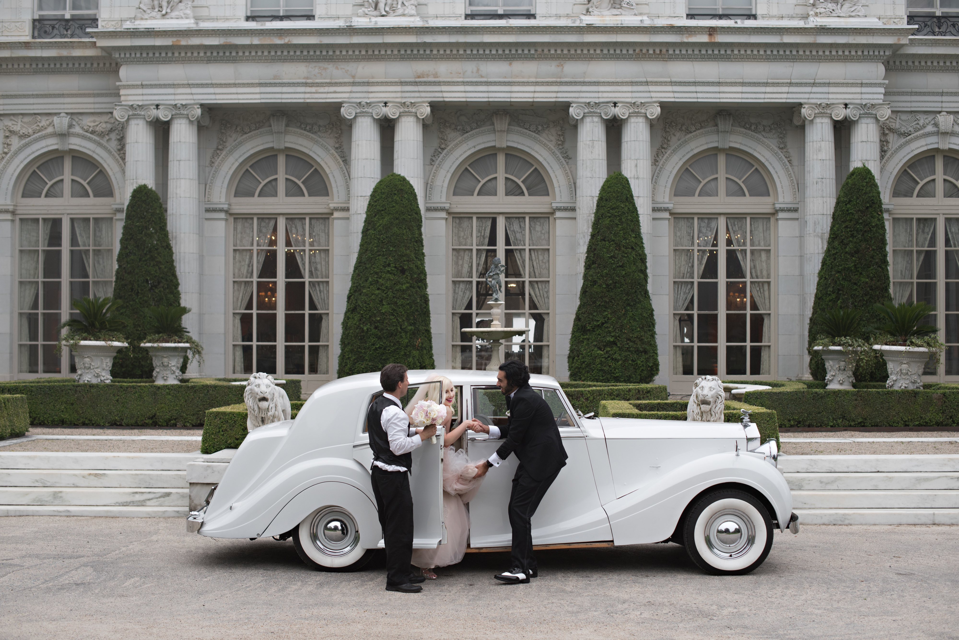 Ariana and Elie's Blush Toned Rosecliff Wedding on The Newport Bride a Rhode Island Wedding Blog