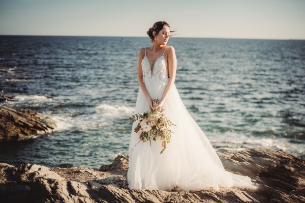 Elegant & Romantic Styled Bridal Shoot in Newport Venue Finishing at Jamestown Cliffs_Harlow & Stone Studios_HSS3172_big
