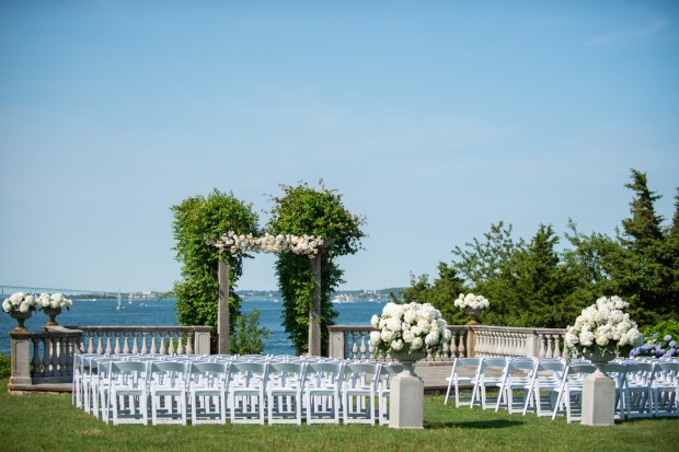 Jason_Stacy_dani_big. fine photography & image studio_STACYJASONDANIFINEWEDDINGSCASTLEHILLINBOHLINNEWPORTRHODEISLAND0546