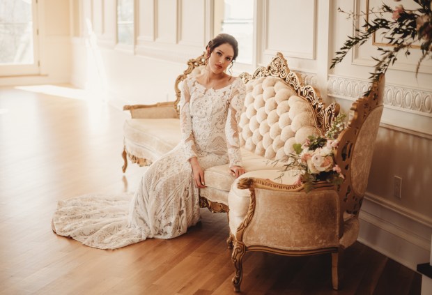 Elegant & Romantic Styled Bridal Shoot in Newport Venue Finishing at Jamestown Cliffs_Harlow & Stone Studios_HSS2645_big