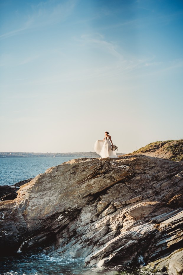 Elegant & Romantic Styled Bridal Shoot in Newport Venue Finishing at Jamestown Cliffs_Harlow & Stone Studios_HSS3079_big