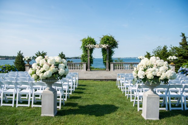 Jason_Stacy_dani_big. fine photography & image studio_STACYJASONDANIFINEWEDDINGSCASTLEHILLINBOHLINNEWPORTRHODEISLAND0557