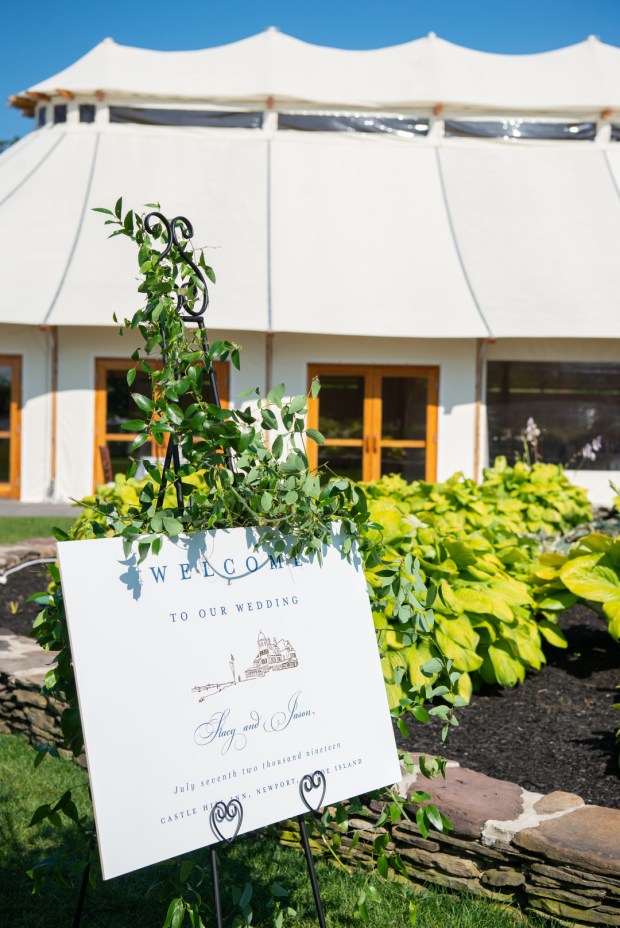 Jason_Stacy_dani_big. fine photography & image studio_STACYJASONDANIFINEWEDDINGSCASTLEHILLINBOHLINNEWPORTRHODEISLAND0576