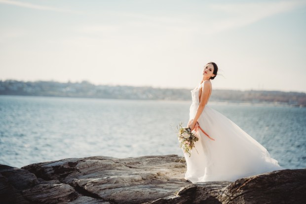 Elegant & Romantic Styled Bridal Shoot in Newport Venue Finishing at Jamestown Cliffs_Harlow & Stone Studios_HSS3018_big