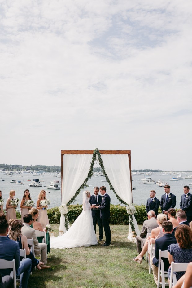 Galasso_Oleynick_BeetampBlossom_HayleyMike04Ceremony158