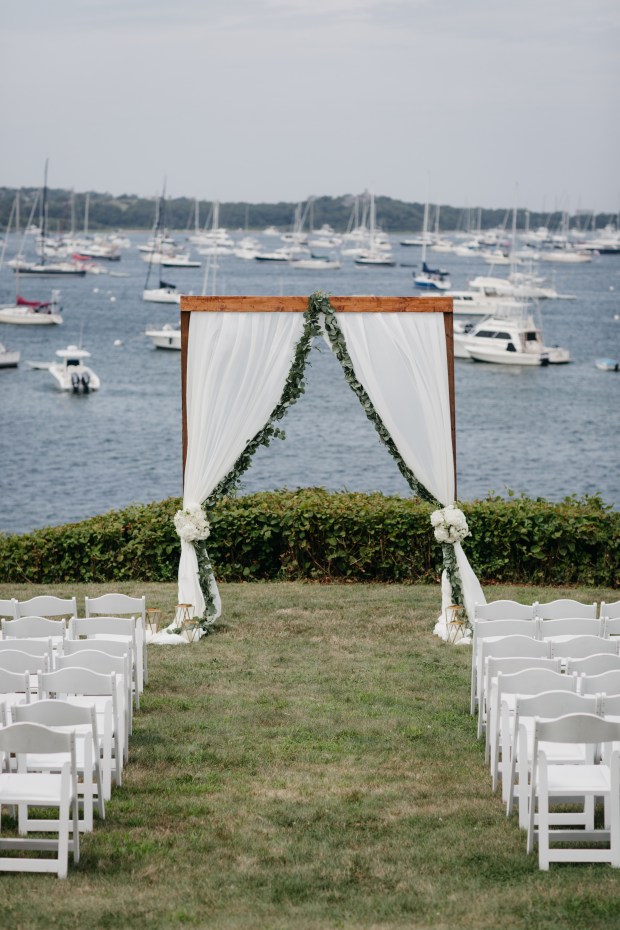 Galasso_Oleynick_BeetampBlossom_HayleyMike04Ceremony6