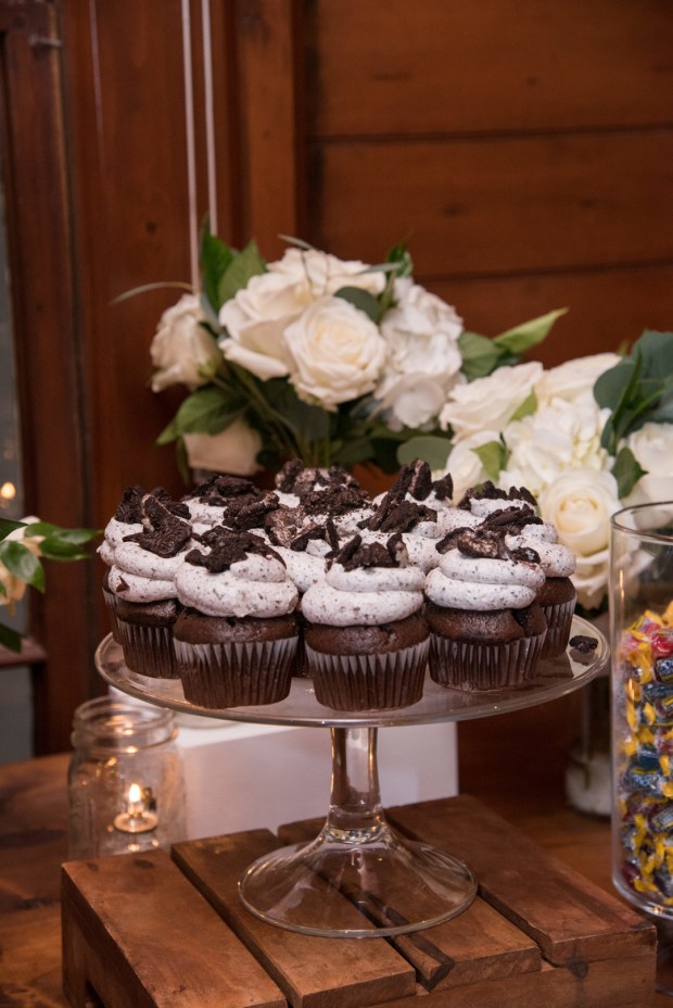 Dusel_Dusel_TwoAdventurousSouls_091418PaigeStephenwedding670_big