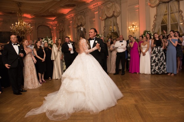 Hadley_Slifer_BenedicteVerleyPhotography_1622OliviaZachWedDIG1622_low